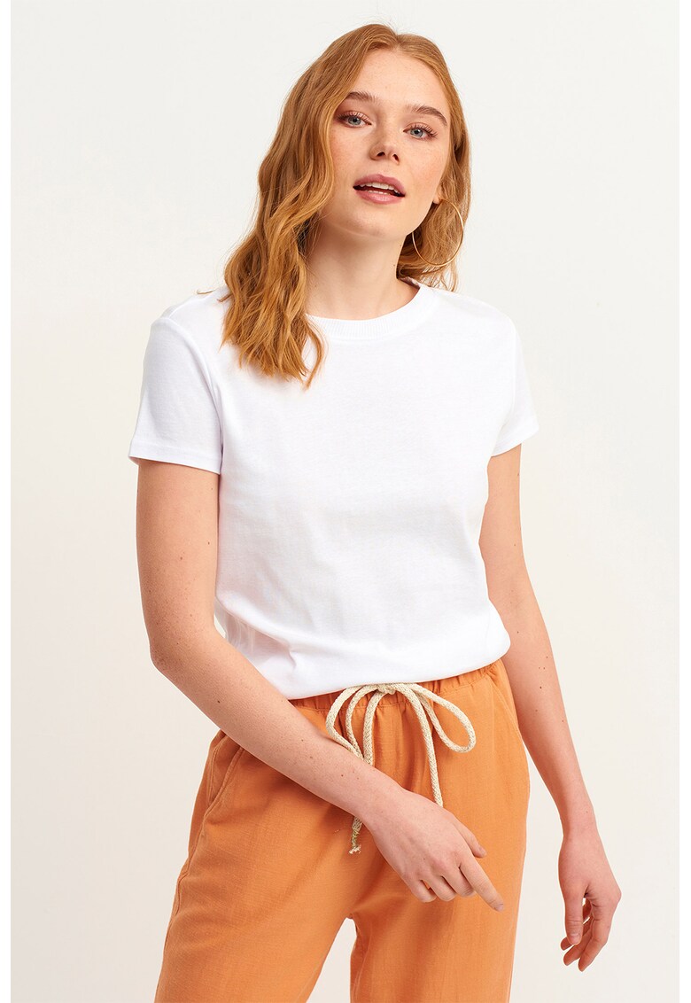 Tricou regular fit uni cu decolteu la baza gatului - Alb optic