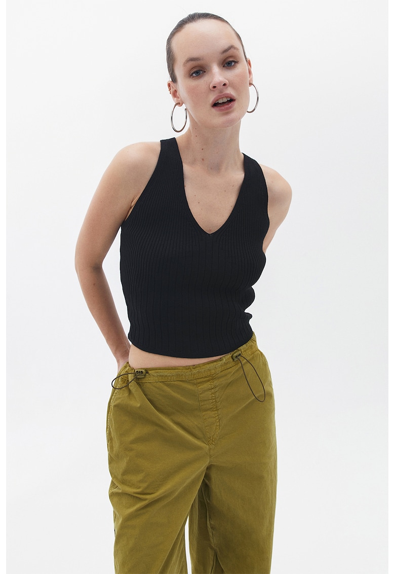 Top crop cu decolteu in V Villetve