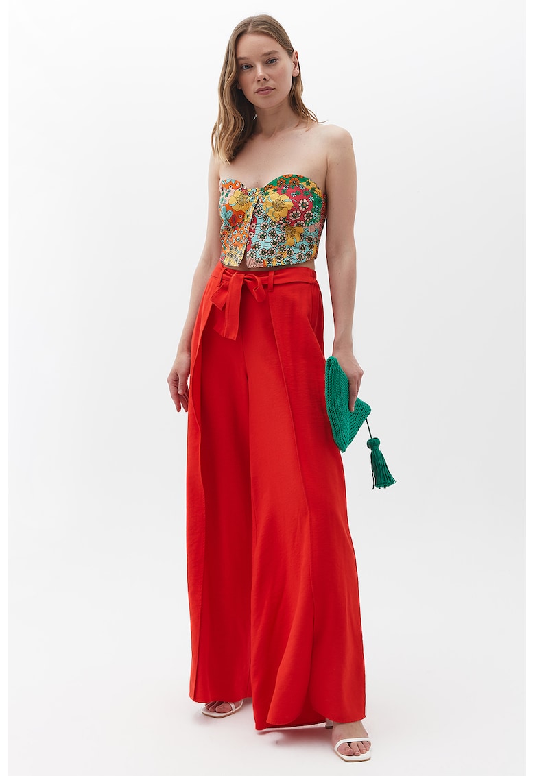 Pantaloni cu croiala ampla si cordon in talie