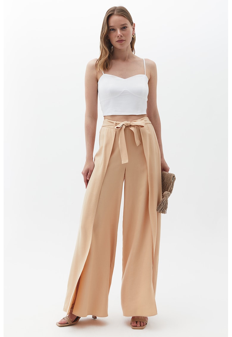 Pantaloni cu croiala ampla si cordon in talie