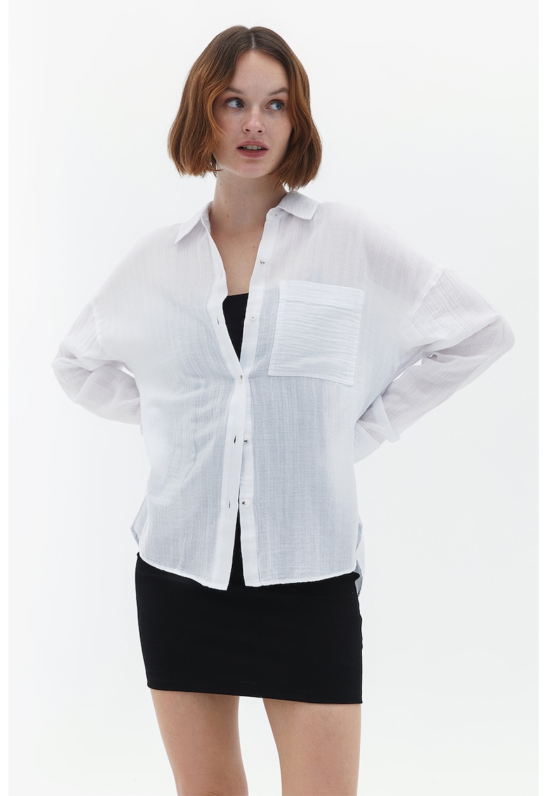 Camasa lejera cu buzunar pe piept