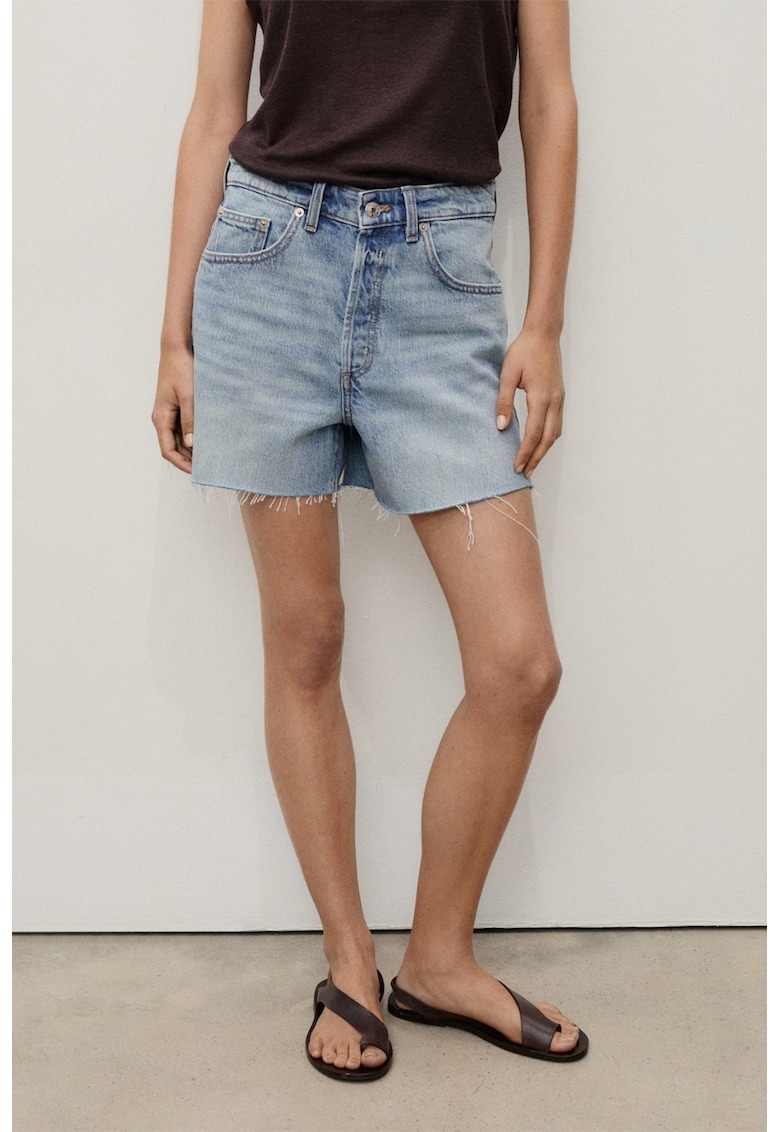 Blugi scurti cu nasturi