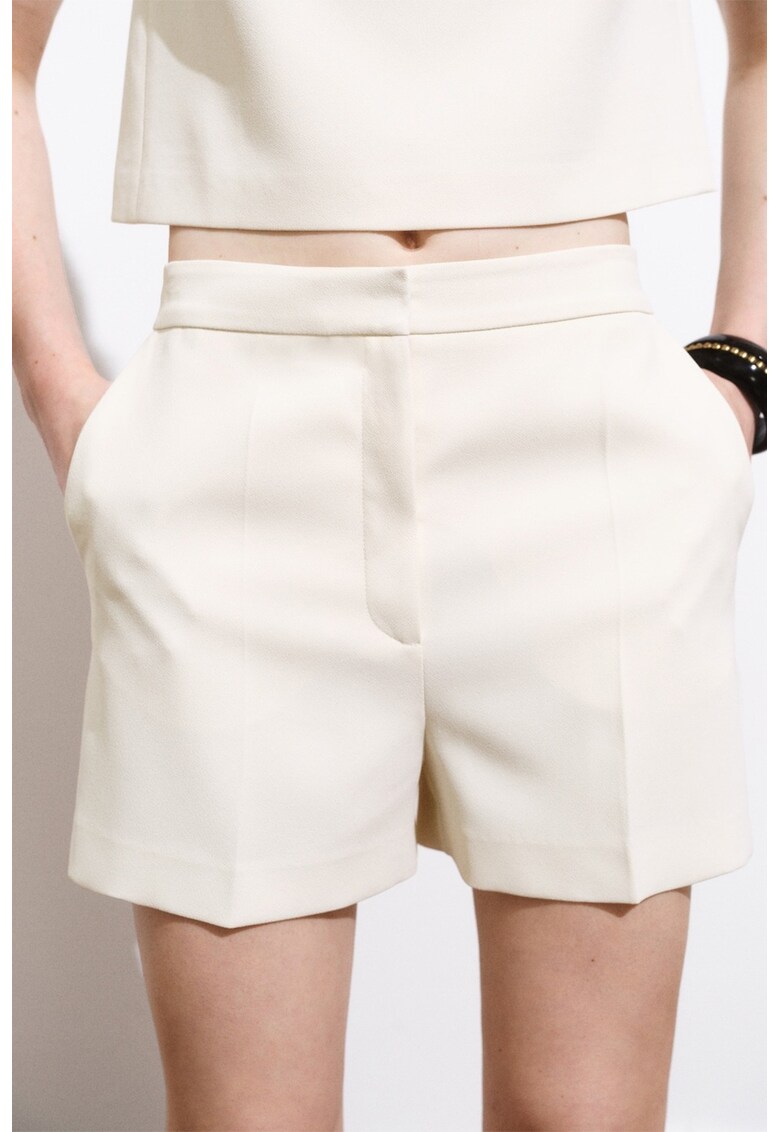 Pantaloni scurti cu buzunare oblice - Alb fildes