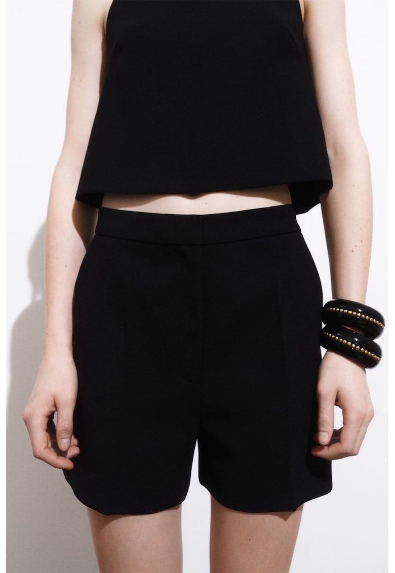 Pantaloni scurti cu buzunare oblice