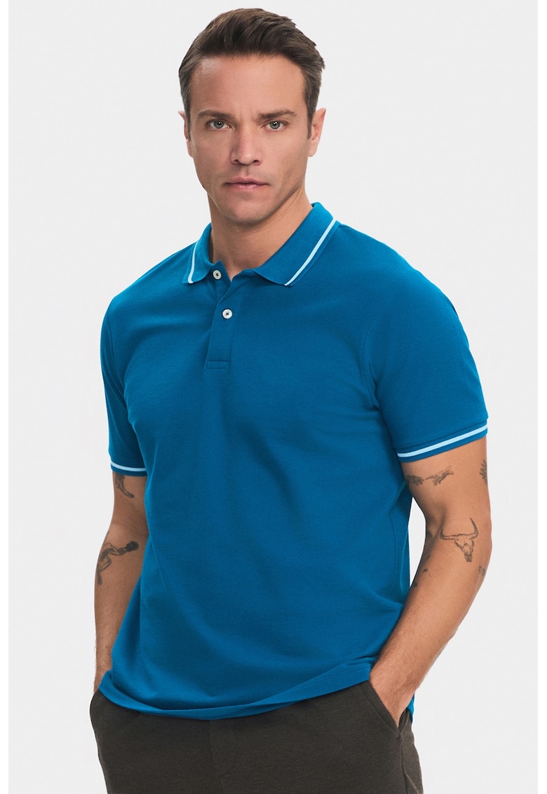 Tricou polo cu terminatii contrastante