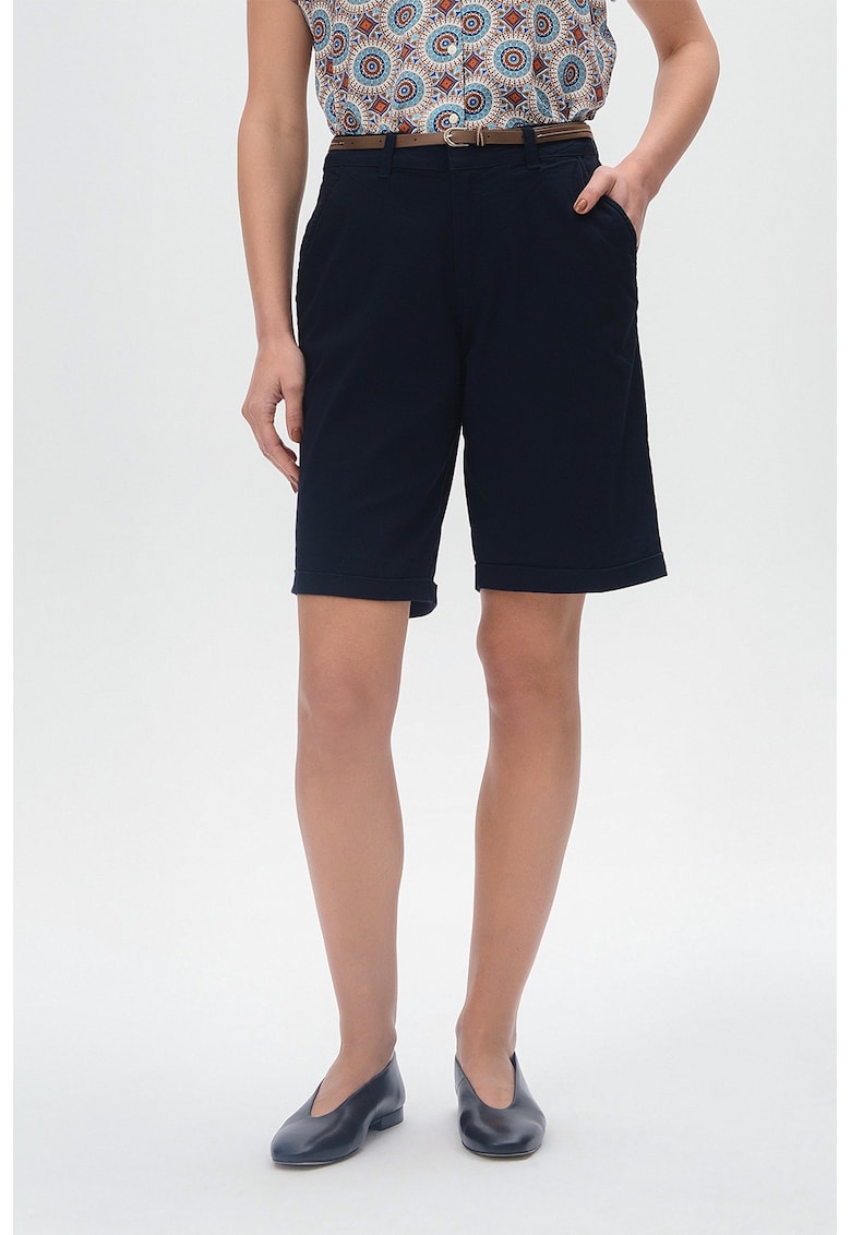 Pantaloni scurti drepti cu curea