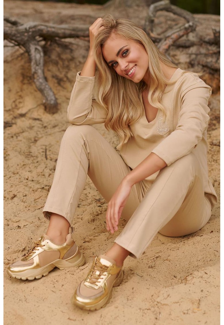 Set cu bluza cu decolteu in V si pantaloni de trening