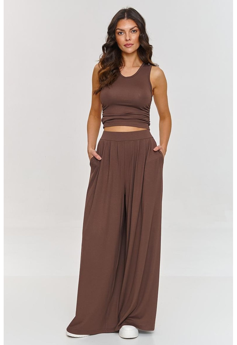 Set de top si pantaloni cu croiala ampla Set de top si pantaloni cu croiala ampla