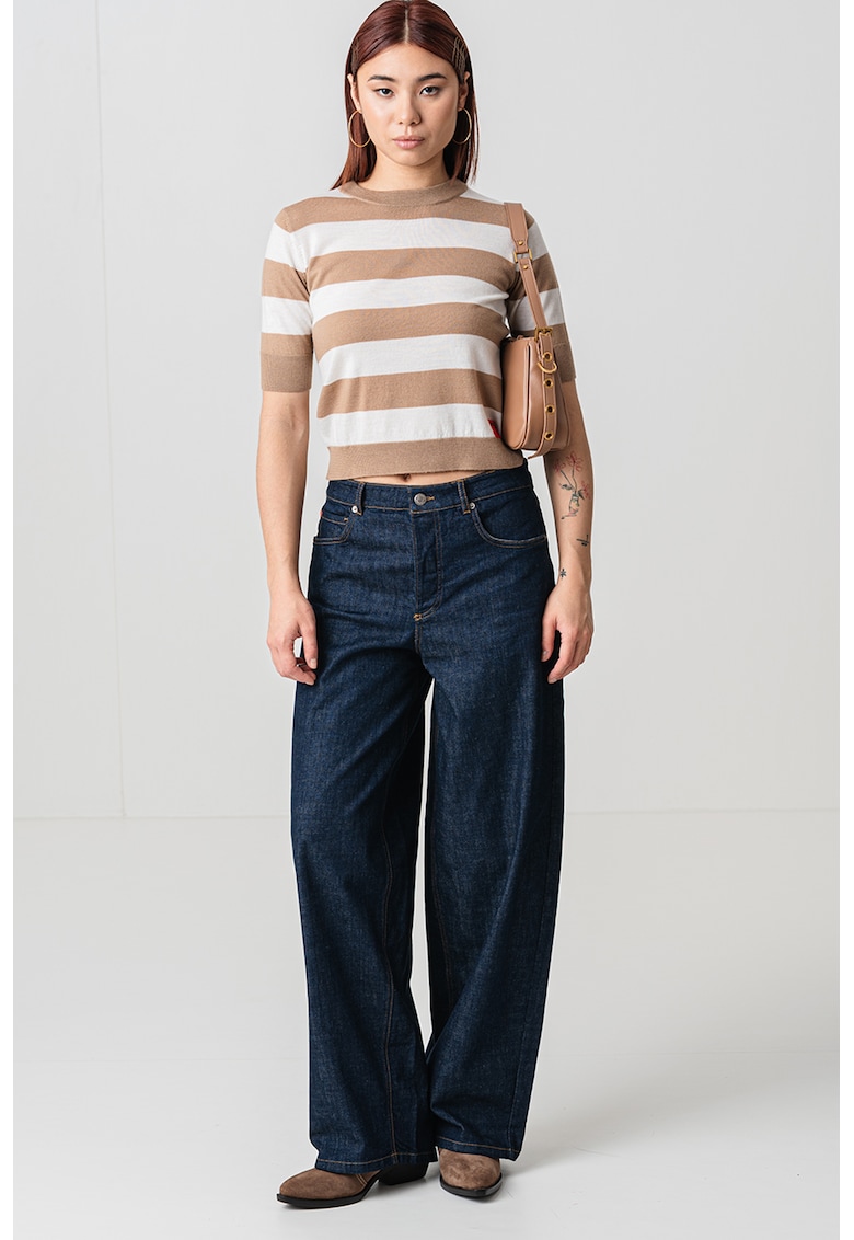 Tricou de lana cu decolteu la baza gatului