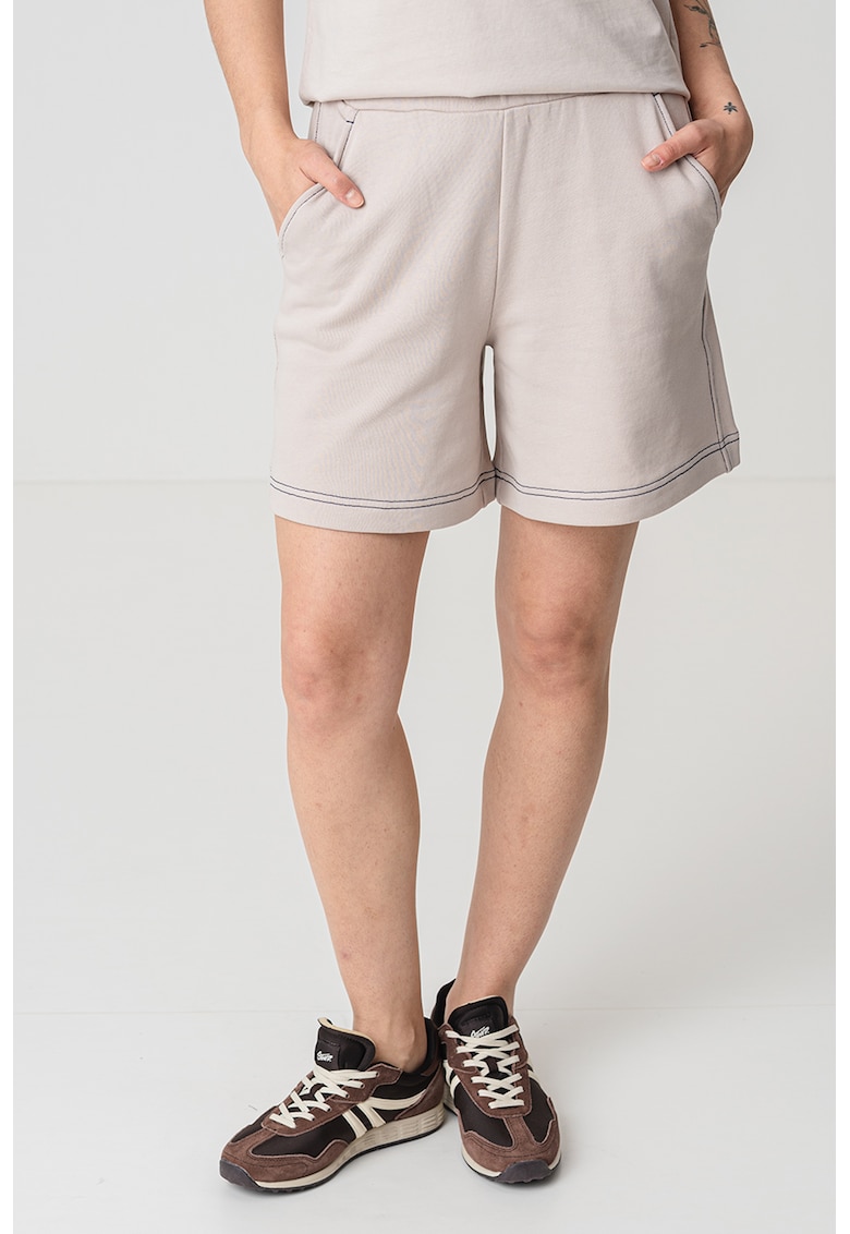 Bermude cu buzunare oblice