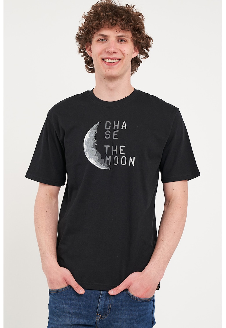 Tricou cu decolteu la baza gatului si text - Negru