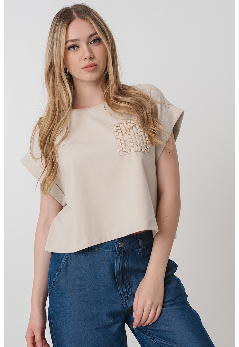 Tricou uni cu buzunar brodat aplicat