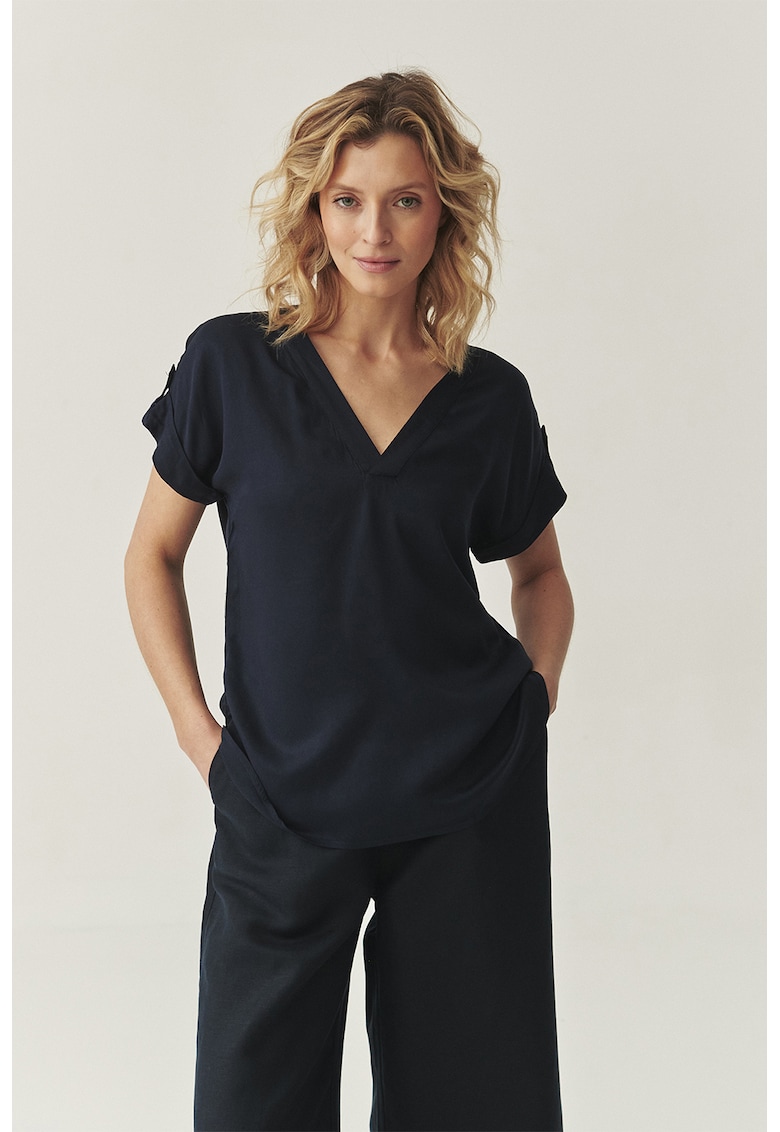 Bluza lejera cu decolteu in V