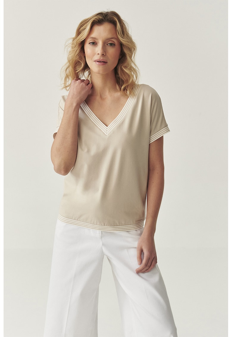 Tricou cu decolteu in V si accente cu dungi - Bej