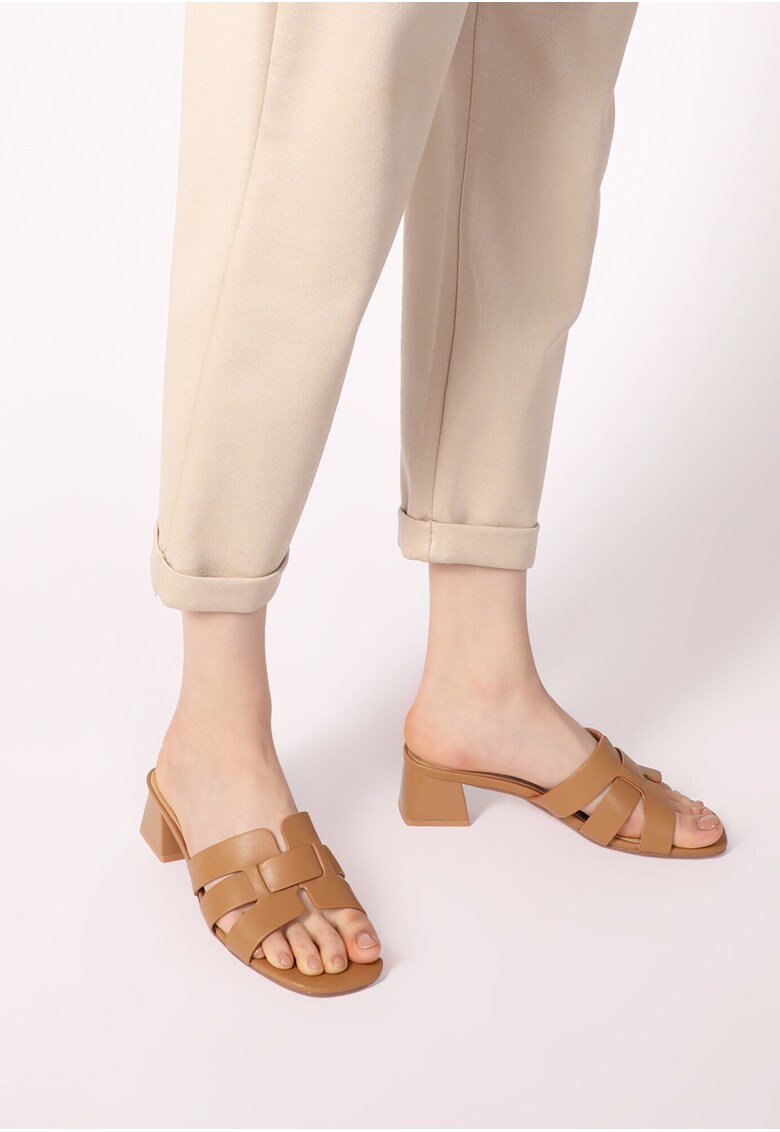 Papuci din piele cu toc masiv