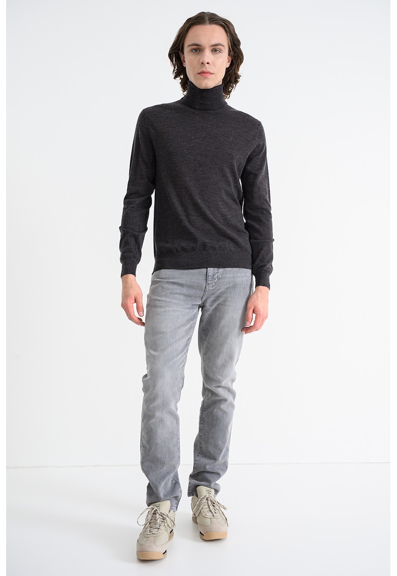 Pulover de lana virgina cu guler inalt