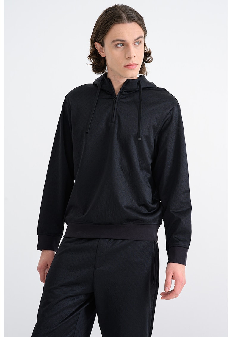 Hanorac cu fenta cu fermoar