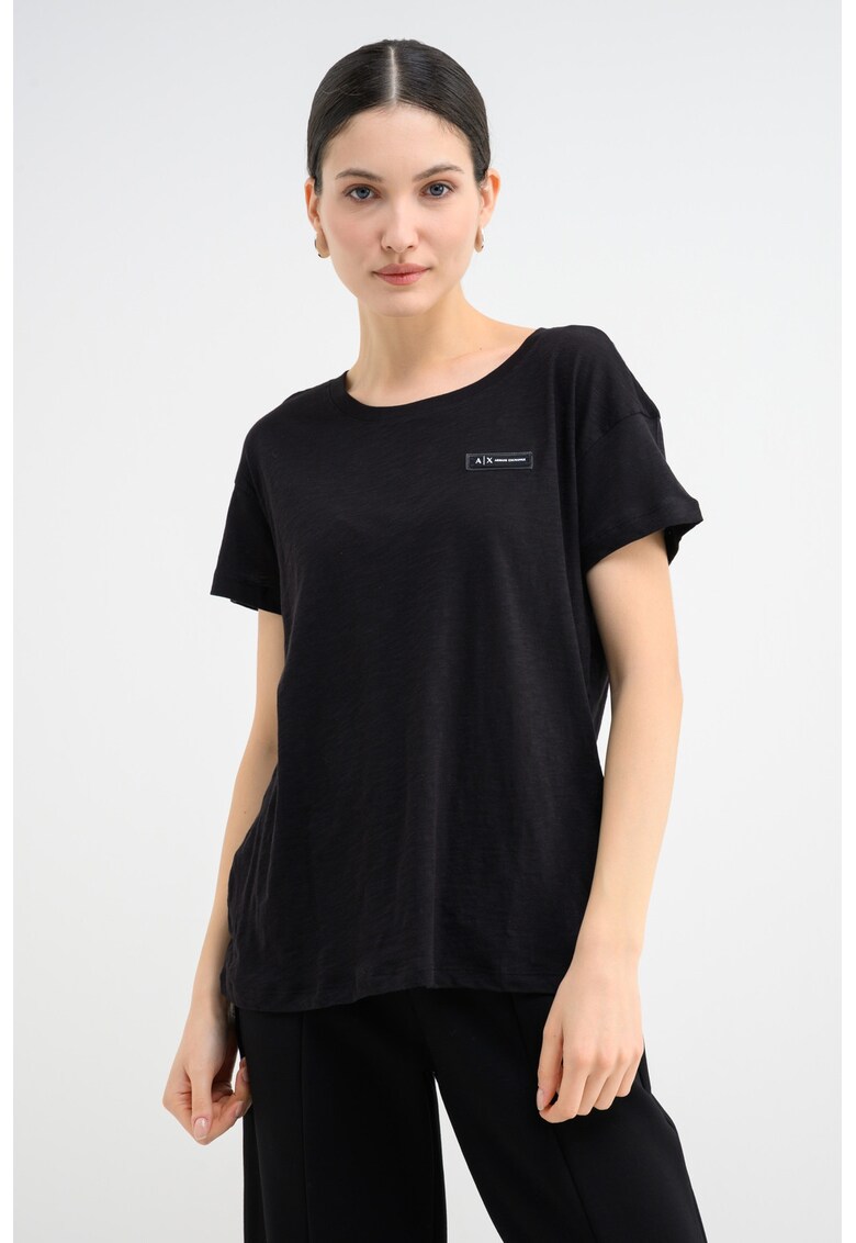 Tricou lejer cu decolteu la baza gatului - Negru