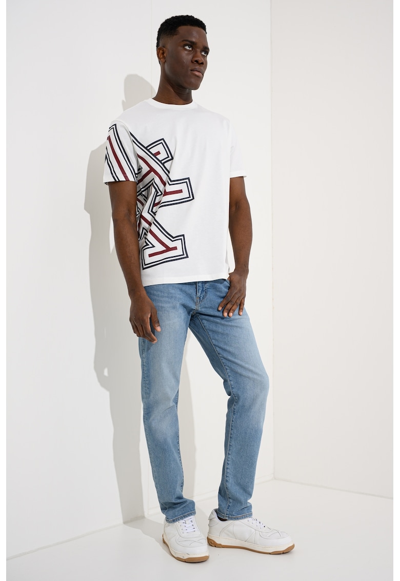 Tricou cu decolteu la baza gatului si logo supradimensionat