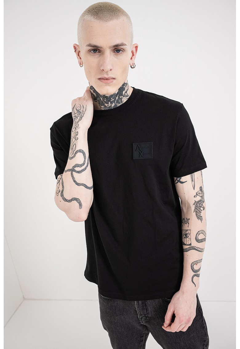 Tricou regular fit cu decolteu la baza gatului - Negru