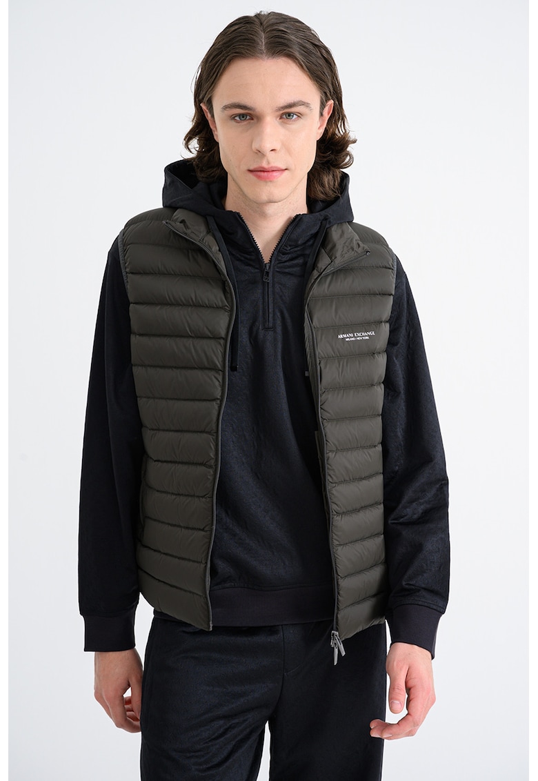 Vesta matlasata cu buzunare cu fermoar