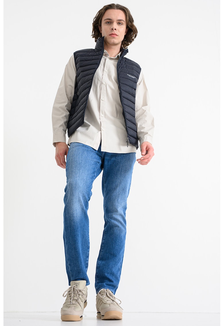 Vesta matlasata cu buzunare cu fermoar