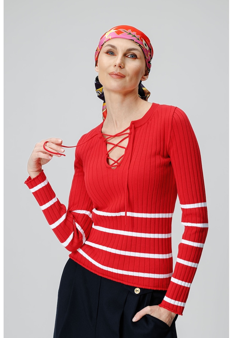 Pulover striat cu dungi