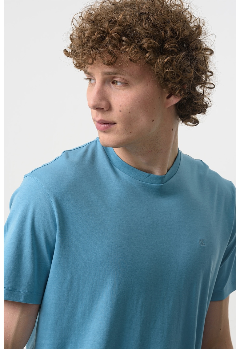 Tricou regular fit cu decolteu la baza gatului