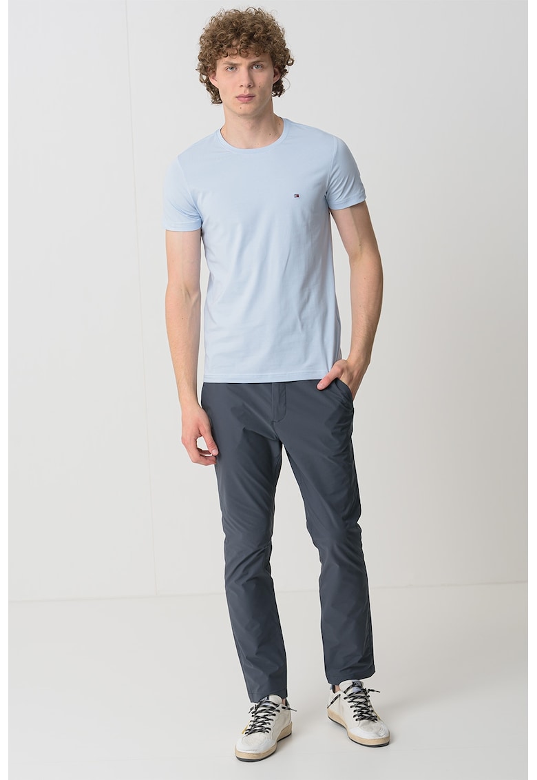 Tricou slim fit cu decolteu la baza gatului