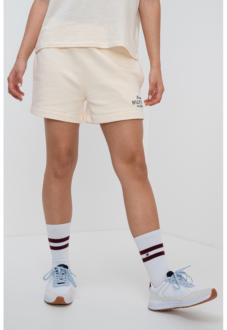 Pantaloni scurti cu talie elastica si buzunare laterale Pantaloni scurti cu talie elastica si buzunare laterale