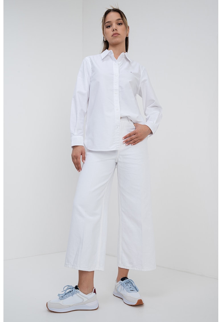 Camasa cu logo brodat discret