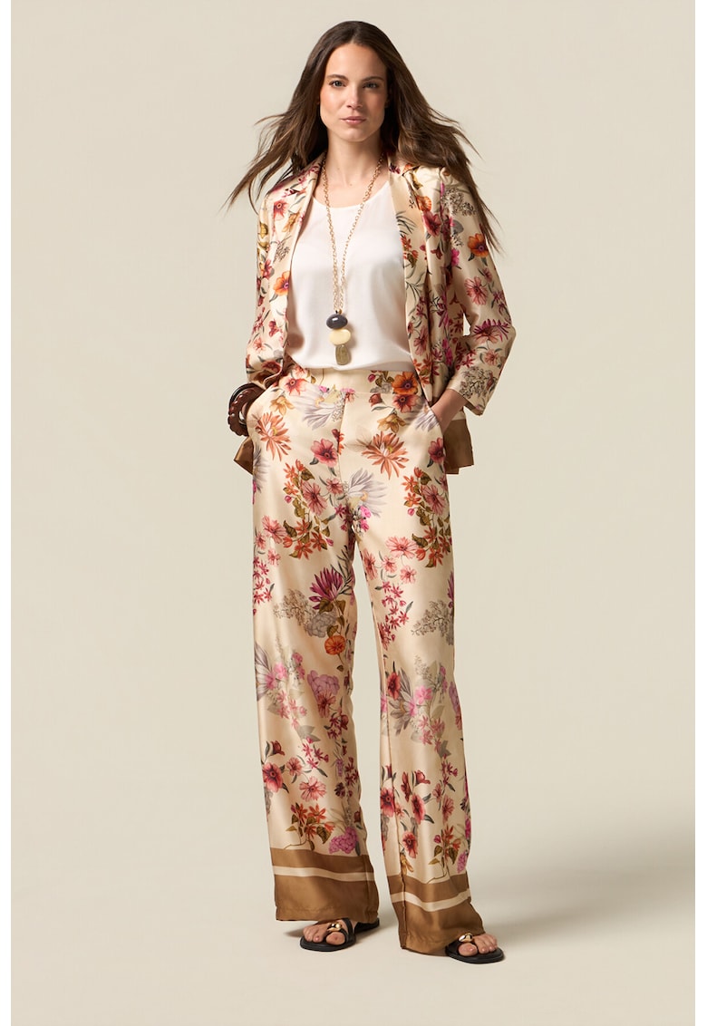 Pantaloni cu croiala ampla si imprimeu Pantaloni cu croiala ampla si imprimeu