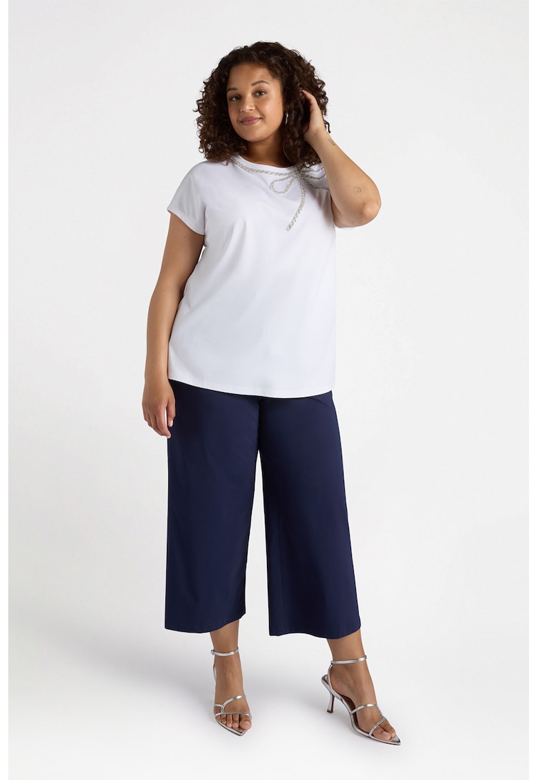 Pantaloni capri cu model uni Pantaloni capri cu model uni