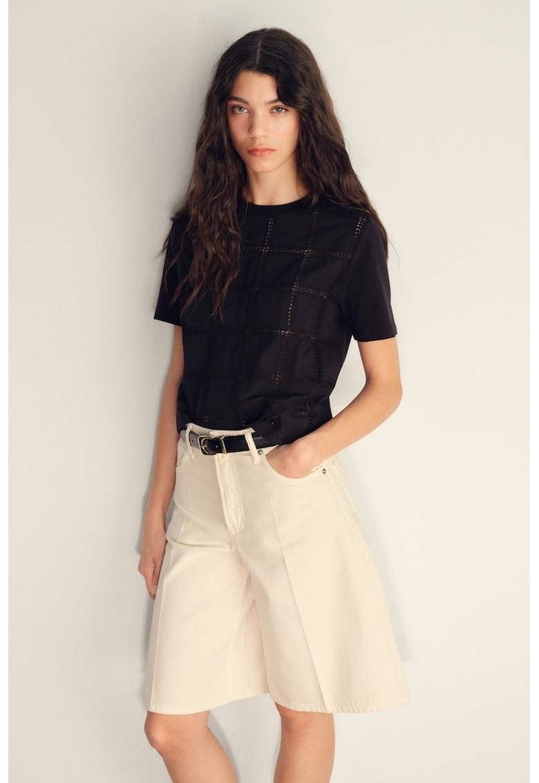 Tricou din bumbac cu decupaje cu broderie