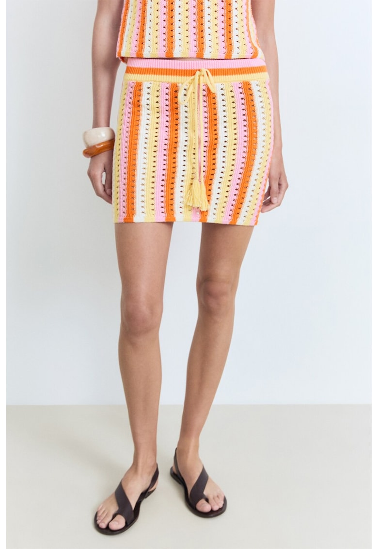 Fusta cu dungi si model crosetat