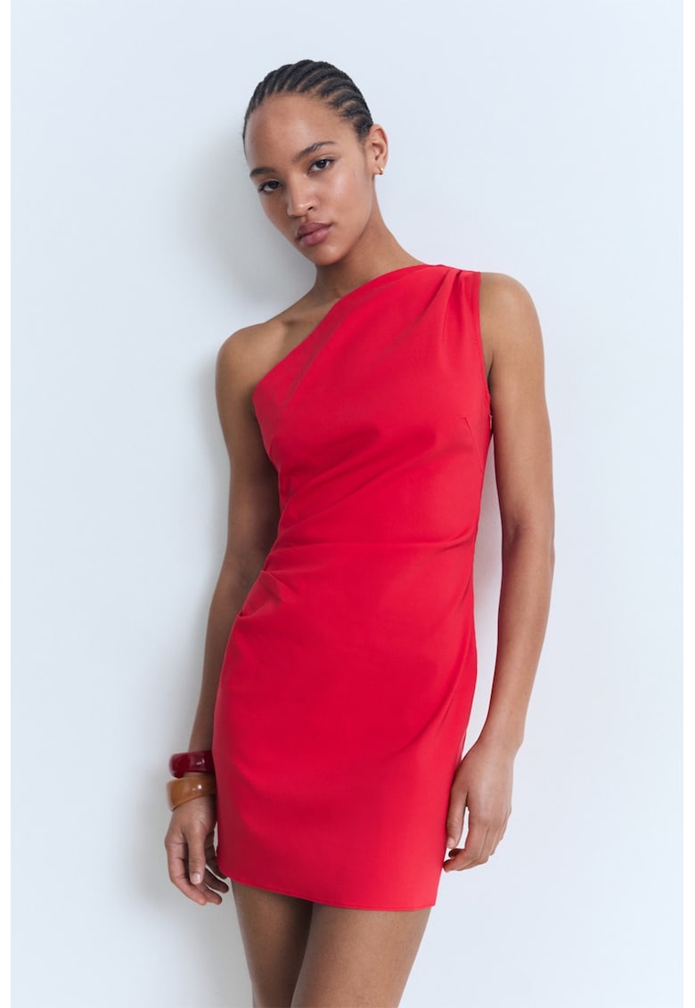 Rochie mini cu decolteu pe umeri