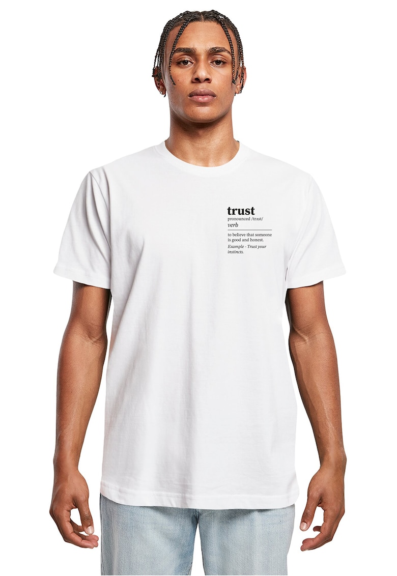 Tricou cu imprimeu text pe piept si decolteu la baza gatului