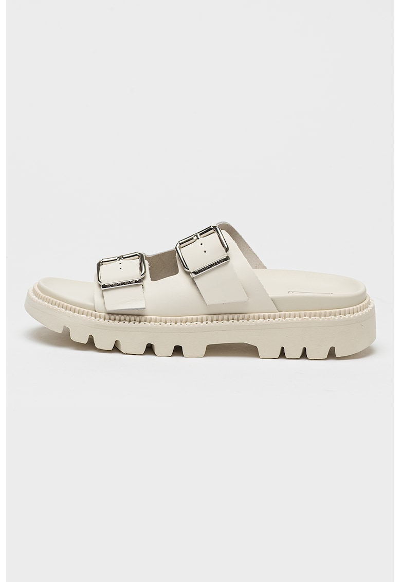 Papuci din piele cu catarame