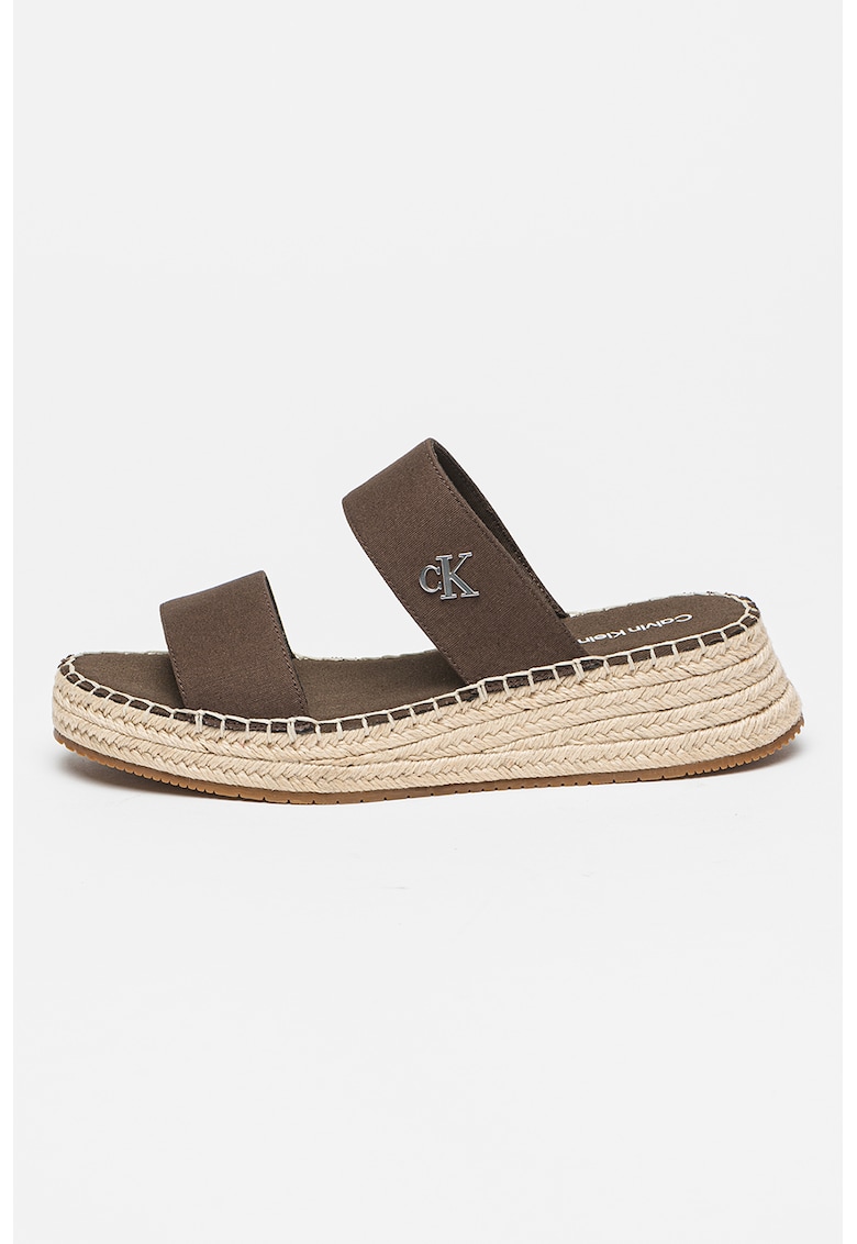 Papuci cu talpa wedge si monograma metalica discreta