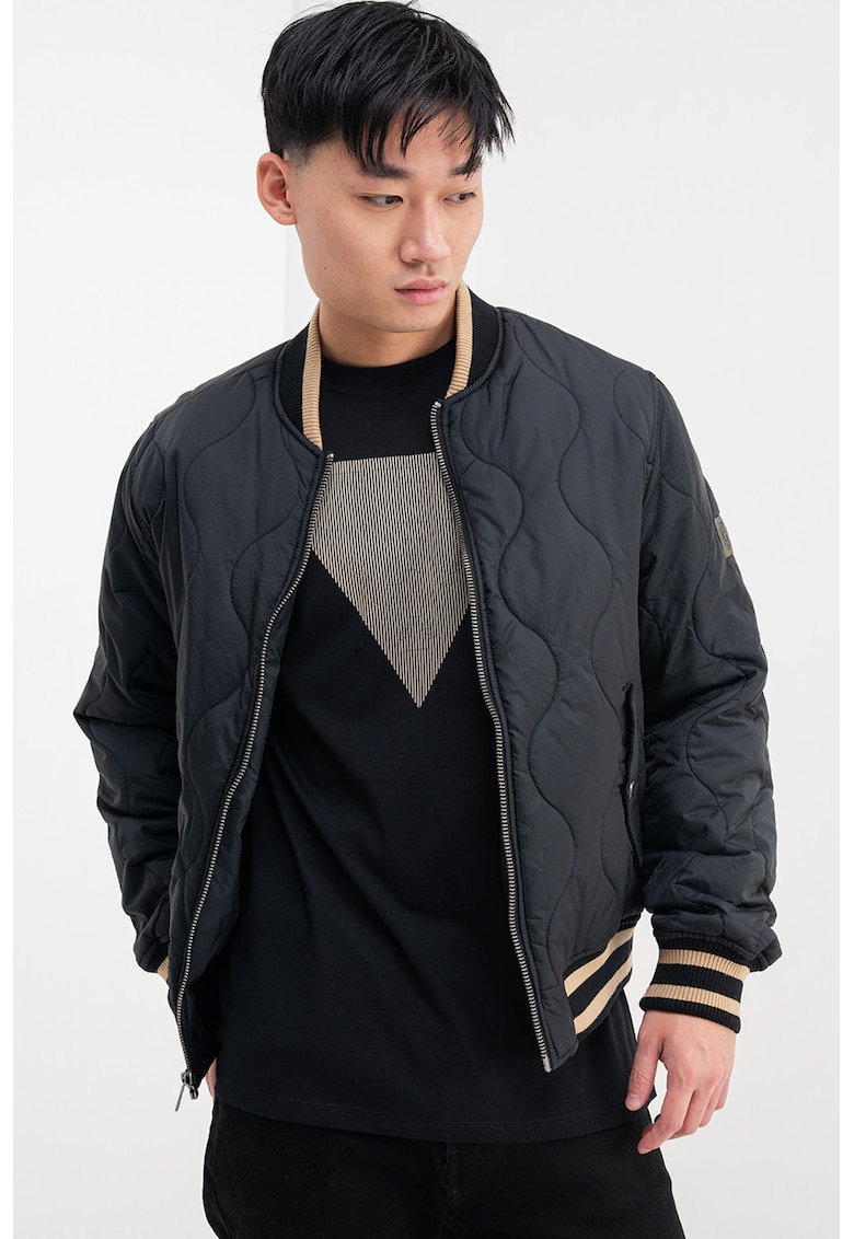 Jacheta matlasata cu guler baseball