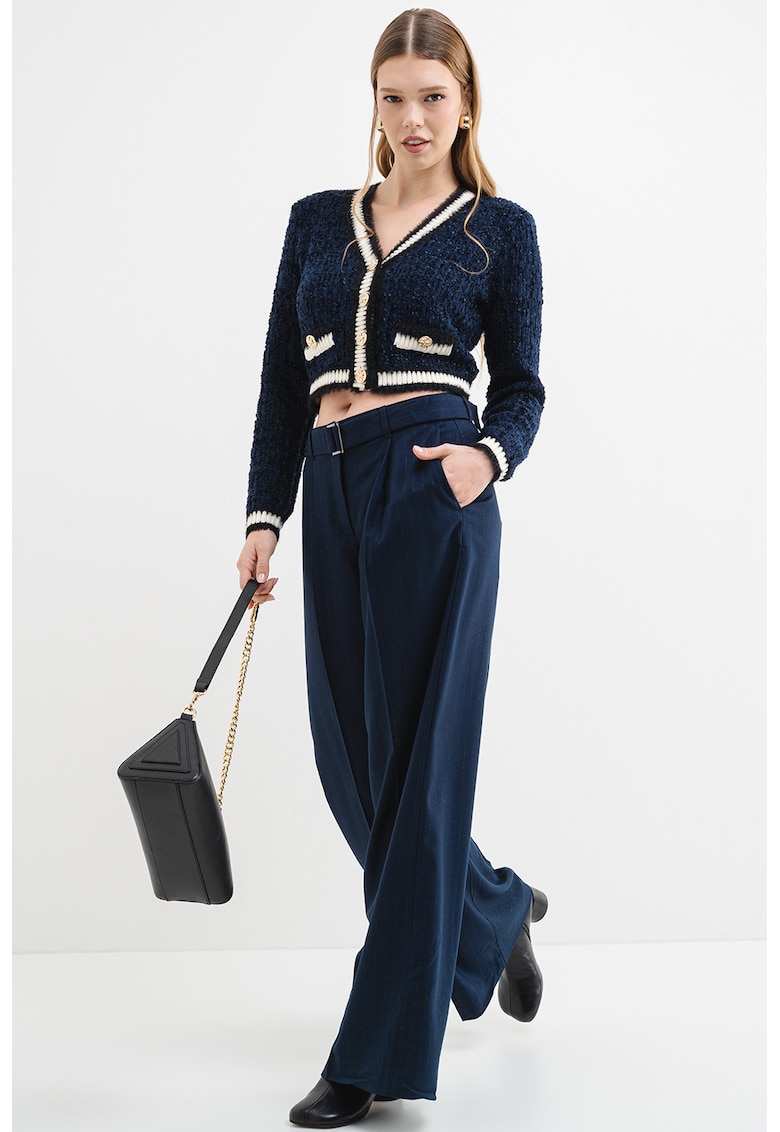 Cardigan crop cu nasturi si dungi contrastante