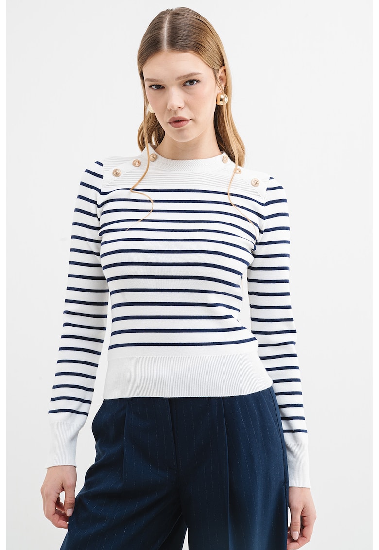 Pulover cu dungi si nasturi decorativi