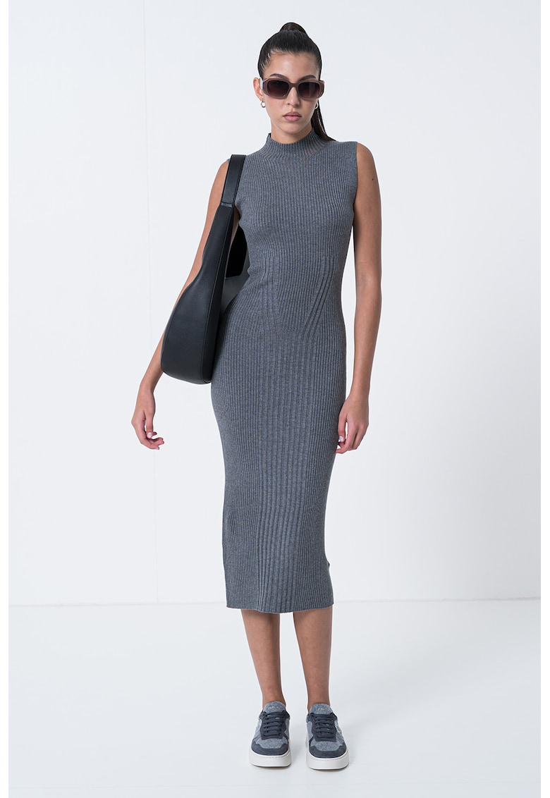 Rochie cambrata din amestec de casmir si matase cu guler inalt