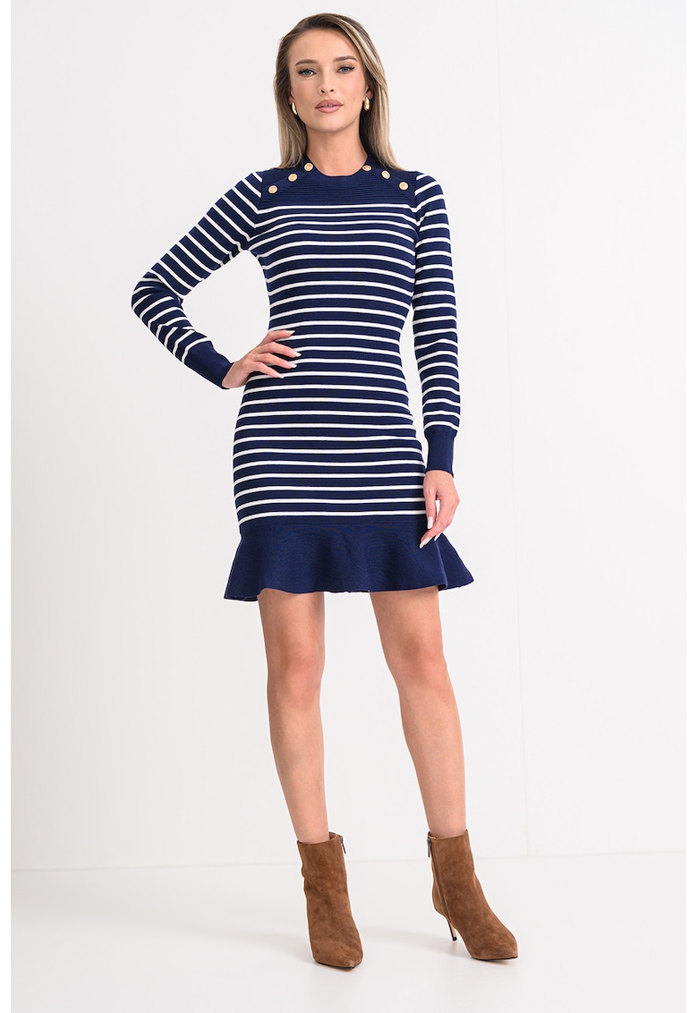 Rochie tricotata cu dungi si terminatie evazata