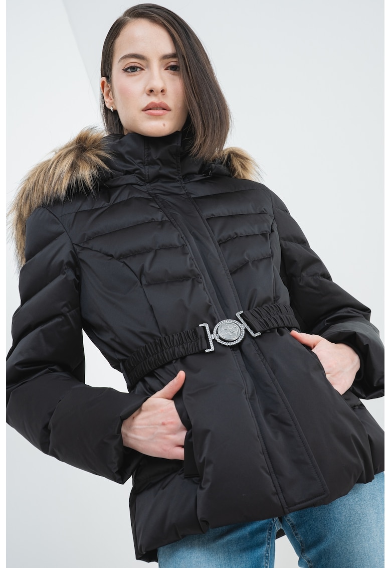 Geaca cu umplutura de puf