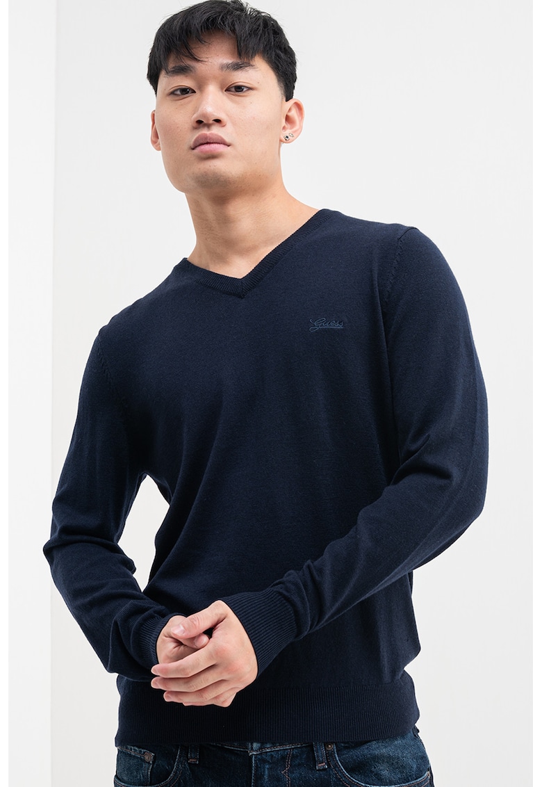 Pulover cu decolteu in V si logo