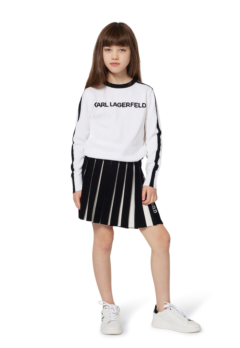 Pulover cu decolteu la baza gatului si model logo