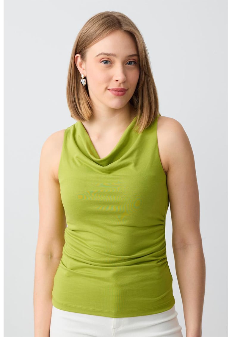 Top cambrat din amestec de modal cu decolteu drapat