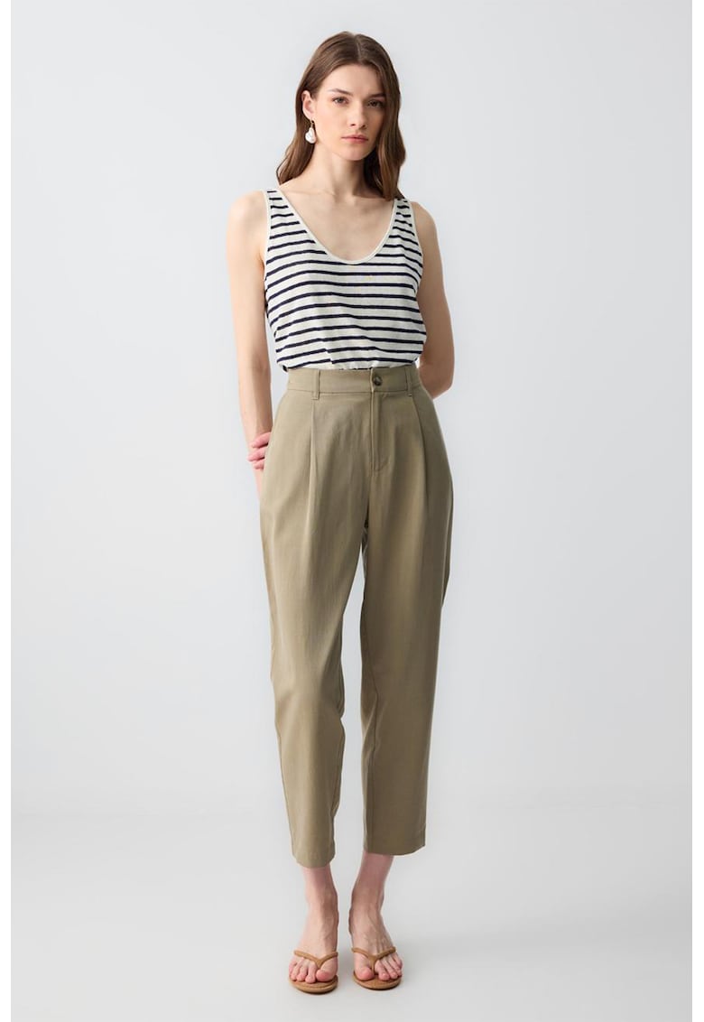 Pantaloni crop cu buzunare laterale