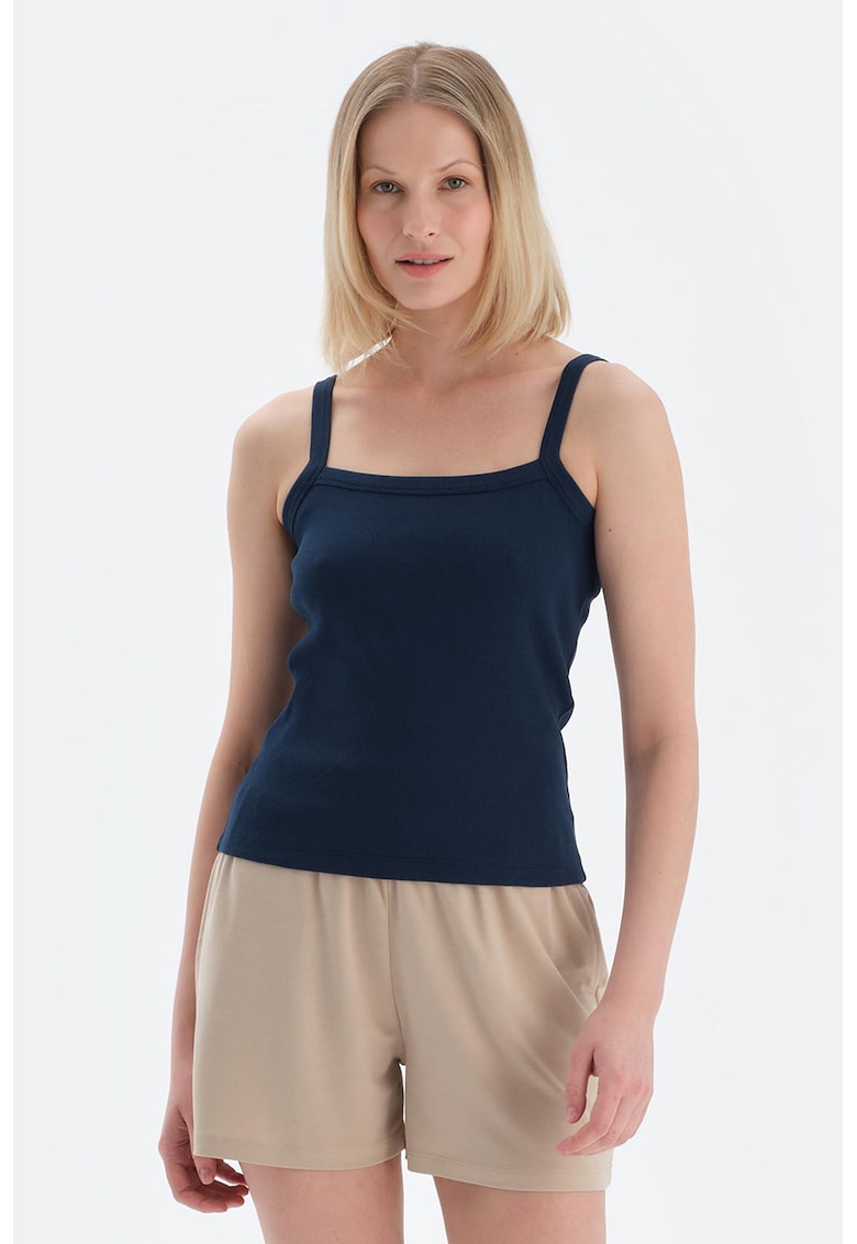 Top elastic cu decolteu patrat